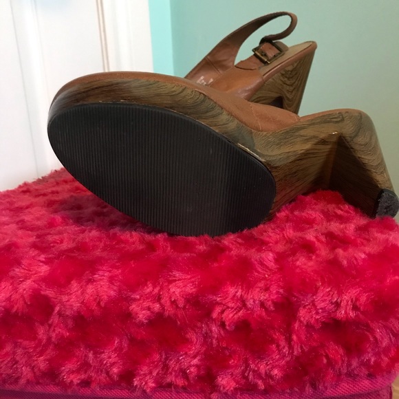 Brown Heels - Picture 6 of 6